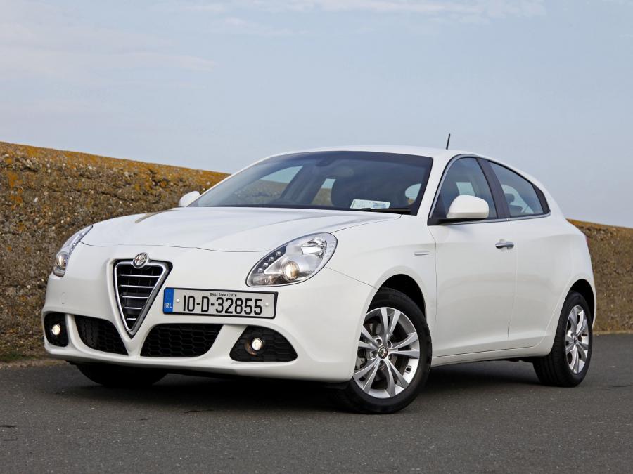  Alfa Romeo Giulietta 2010 года  (UK) (фото 64 из 67)